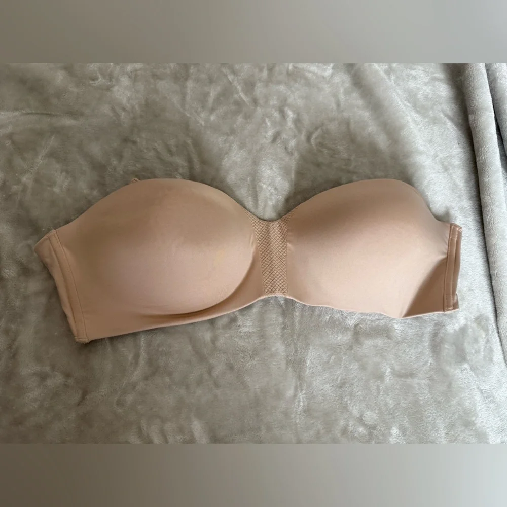 Seamless Tan Bra - Picture 1 of 3
